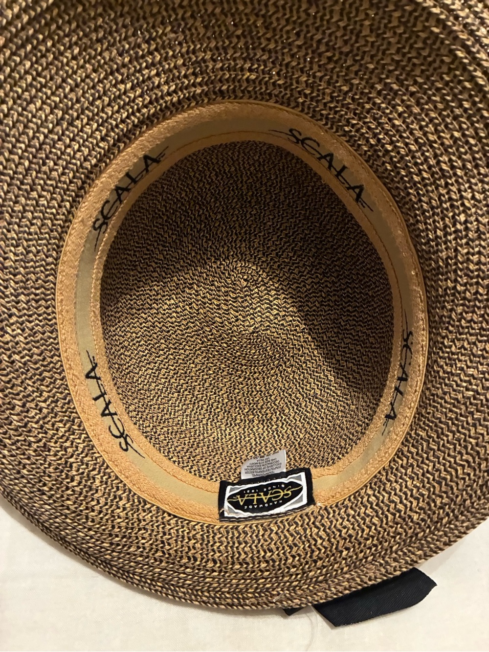 Scala hat - Picture 6 of 8